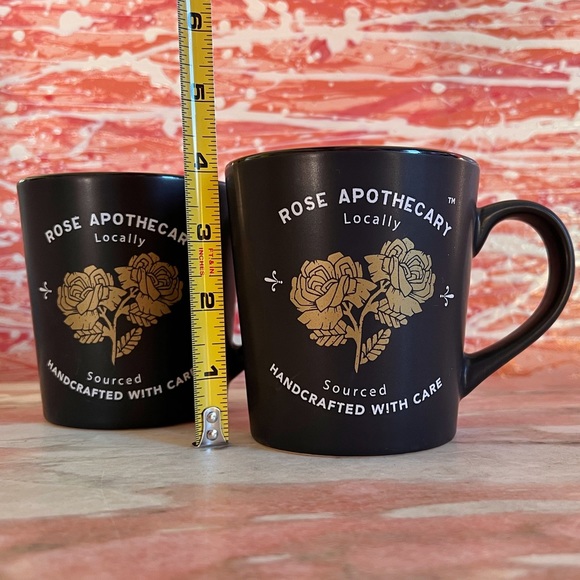 Schitts Creek Rose Apothecary Pair of Mugs NWOT Bébé Coffee Lover 🖤☕️ - Picture 7 of 8
